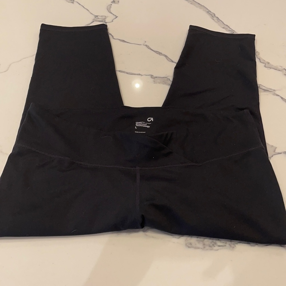 GAP MATERNITY WORKOUT PANT SIZE L